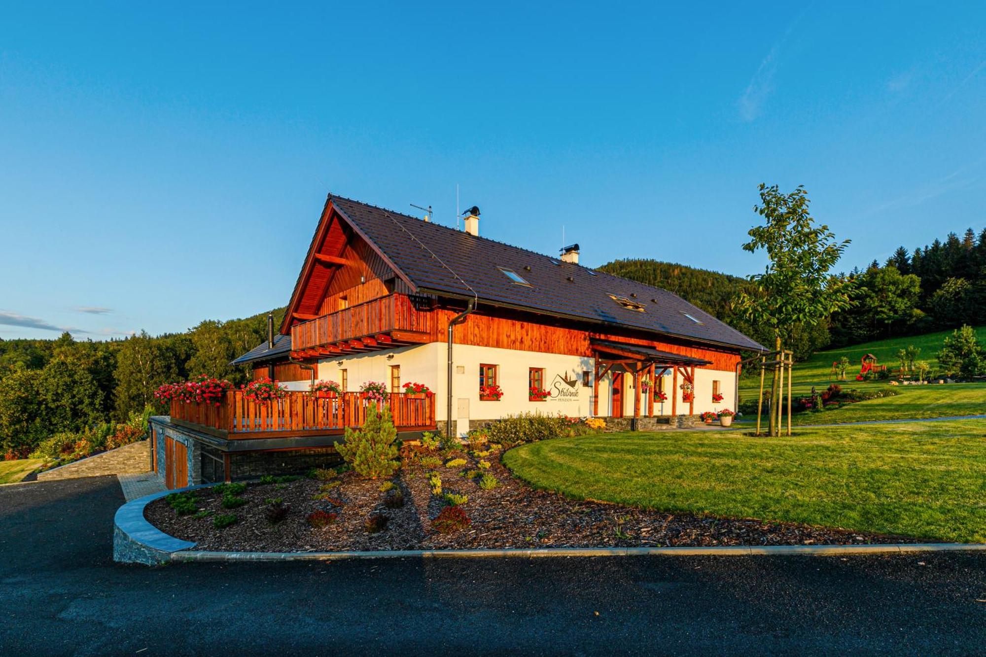 Penzion Stribrnik Krasna  Экстерьер фото